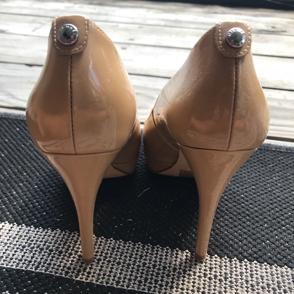 Michael Kors nude peep toe heels - Picture 2 of 4
